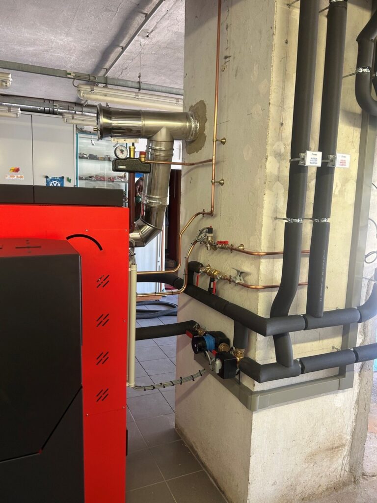 Chaudière BIOTECH et réseau de distribution de chauffage à Hirtzbach