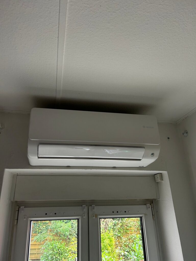 Climatisation réversible Bosch installée dans le séjour à Waldighoffen